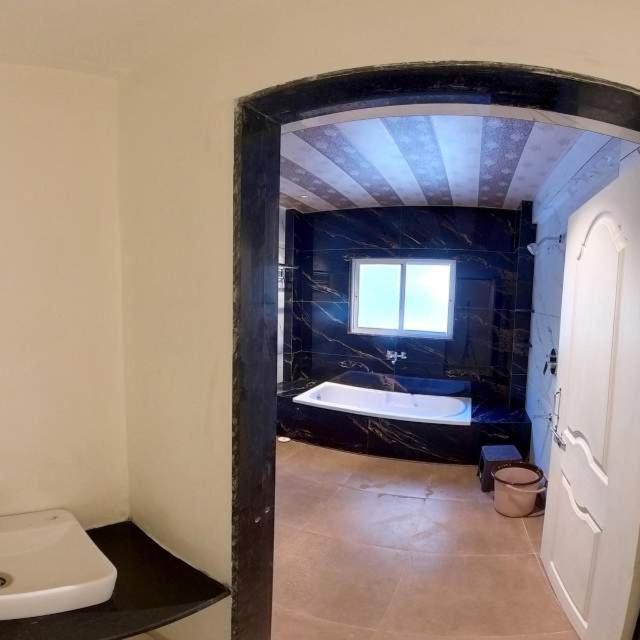 Hotel India Gate Narhe, Pune Eksteriør bilde