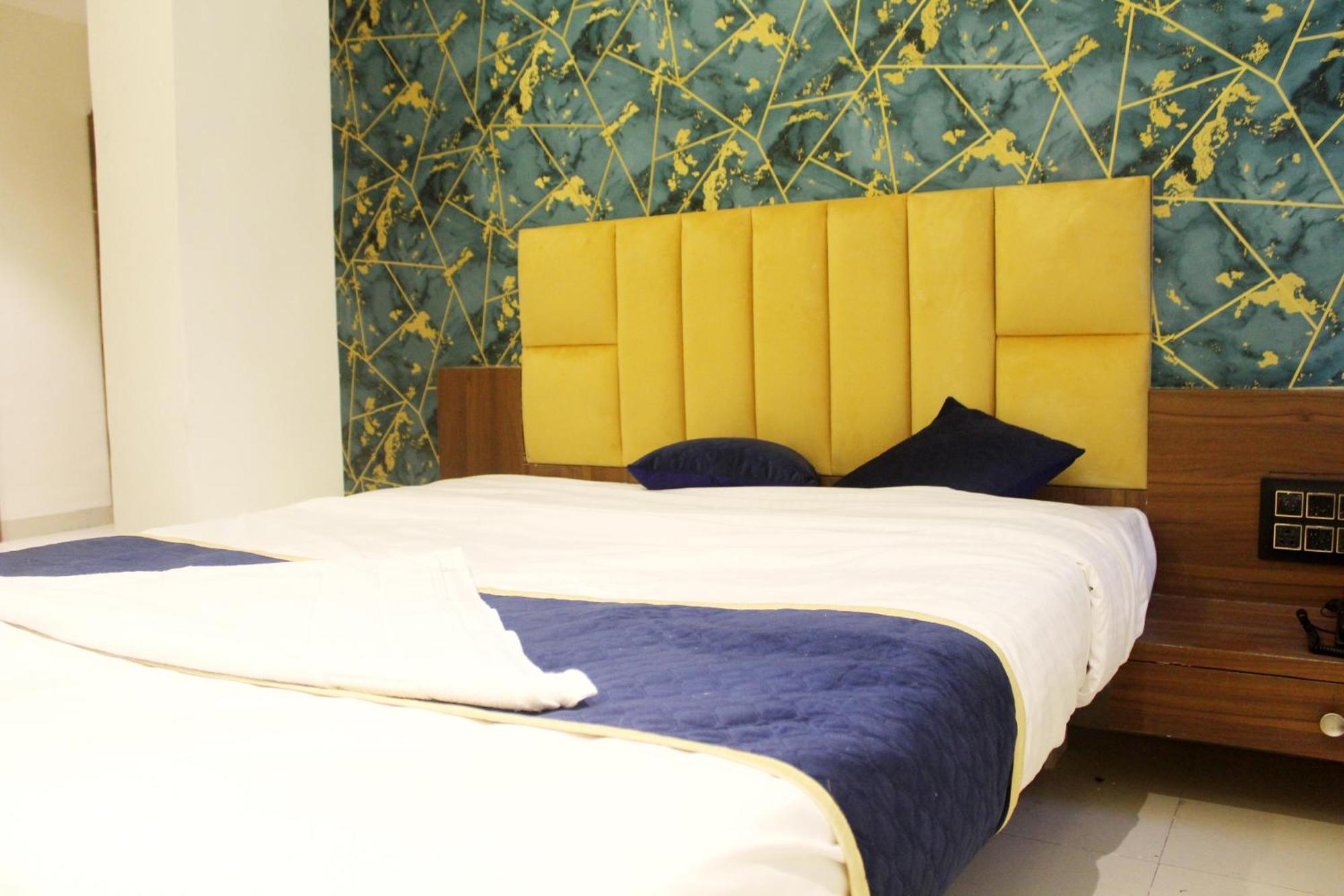 Hotel India Gate Narhe, Pune Eksteriør bilde