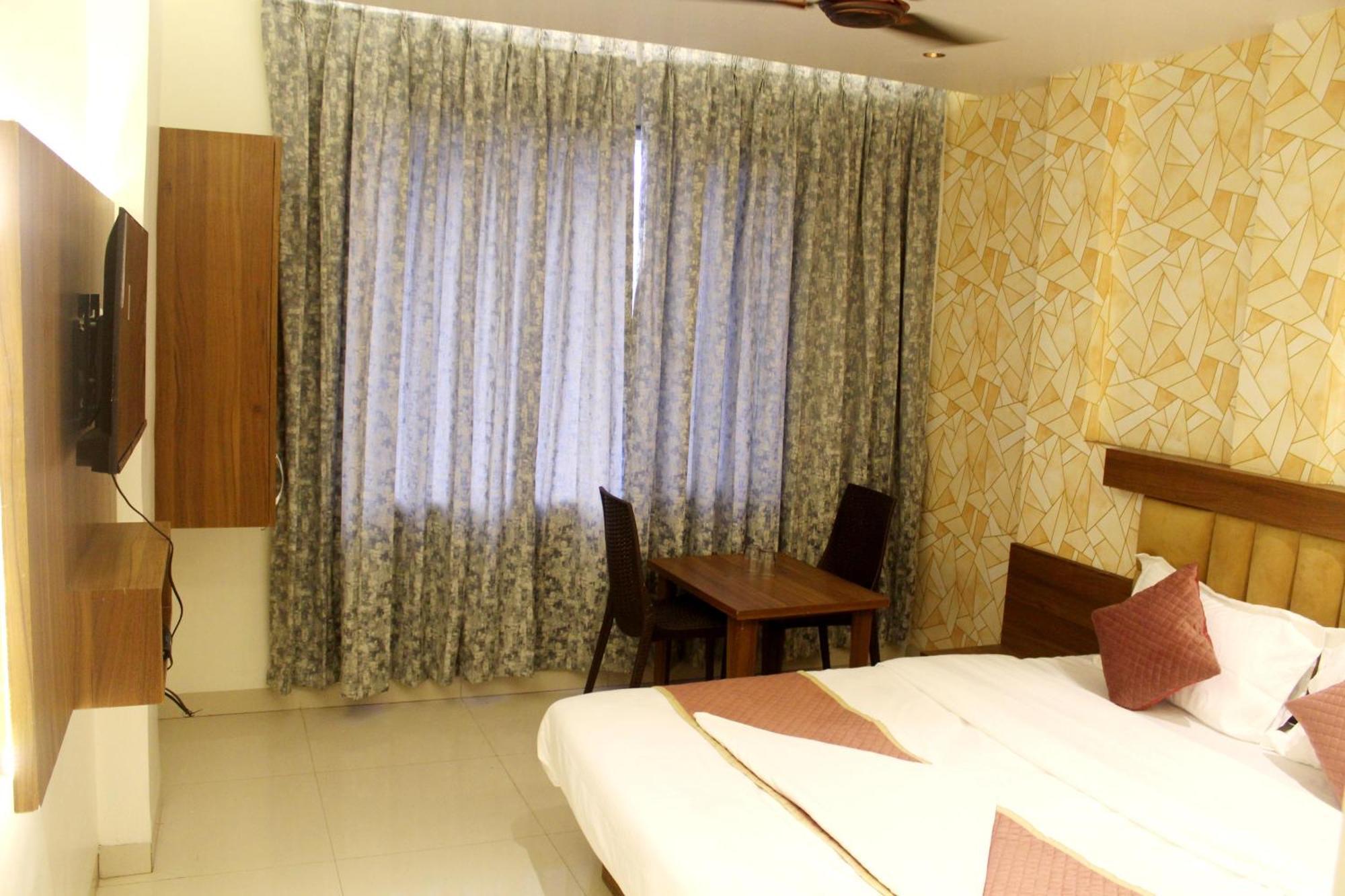 Hotel India Gate Narhe, Pune Eksteriør bilde