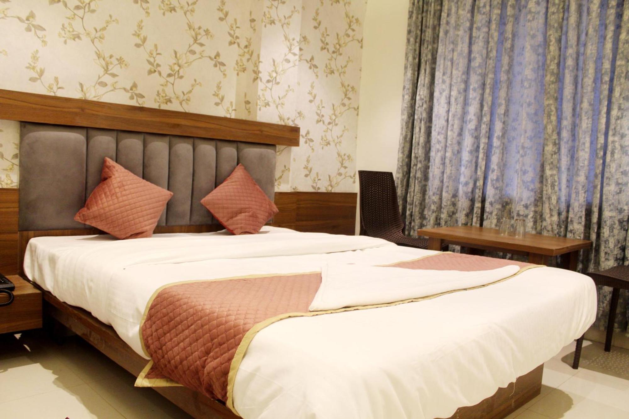 Hotel India Gate Narhe, Pune Eksteriør bilde