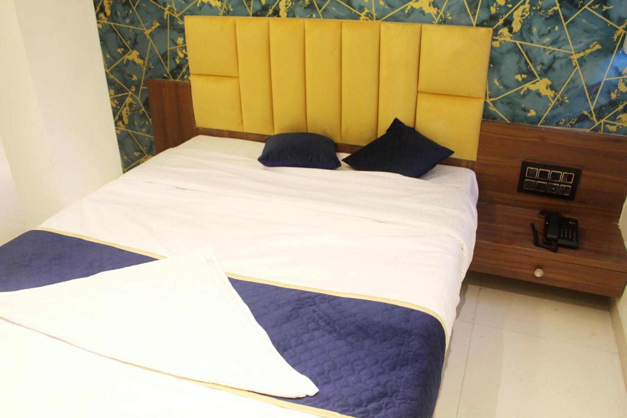Hotel India Gate Narhe, Pune Eksteriør bilde